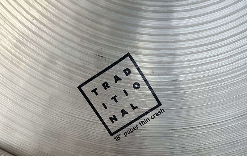 File:Istanbul Agop Traditional 18" Paper Thin Crash 2.jpg