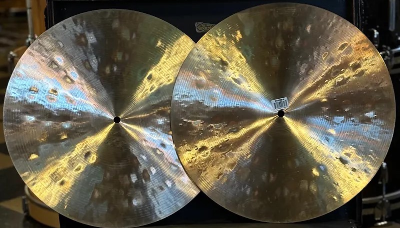 File:Meinl Byzance Extra Dry 16" Medium Thin Hihat 4.jpg
