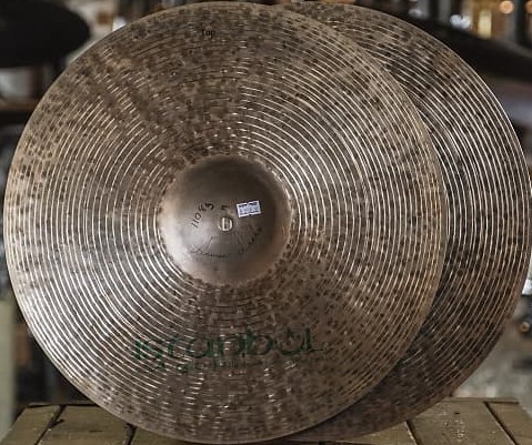 File:Istanbul Agop Signature 16" Hi-Hat 1.jpg