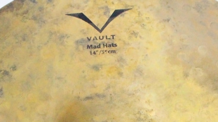 File:Vault Will Calhoun 14" Mad Hats 2.jpg