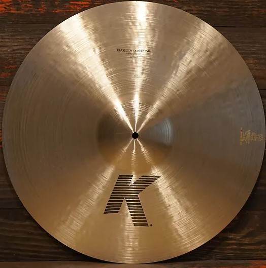 File:K Zildjian 22" Klassisch Symphonic Medium Heavy A.jpg