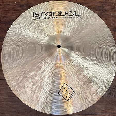 Istanbul Agop Traditional 18" Paper Thin Crash 1.jpg