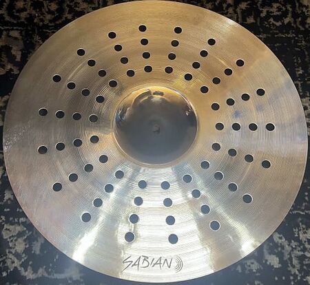 Sabian AAX 18" Aero Crash 3.jpg