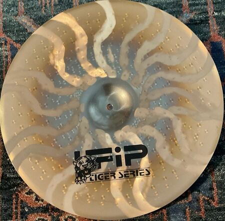 UFIP Tiger 18" Ride 1.jpg