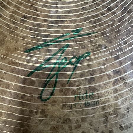 Istanbul Agop Signature 19" Flat Ride 2.jpg