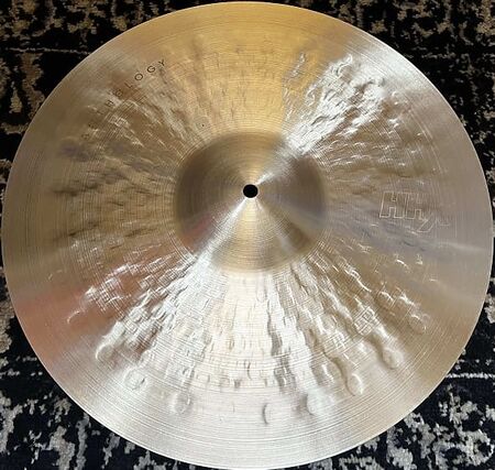 Sabian HHX Anthology 18" High Bell 1.jpg