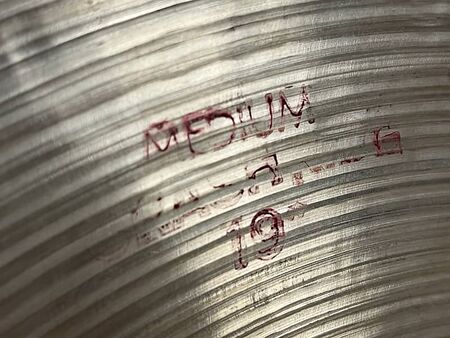 Istanbul 19" Medium Crash 2.jpg