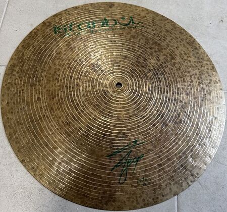 Istanbul Agop Signature 19" Flat Ride 1.jpg