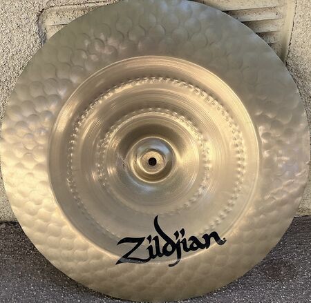 Z3 19" Ultra Hammered China 3.jpg