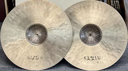 Sabian HHX 18" New Symphonic Viennese 3.jpg