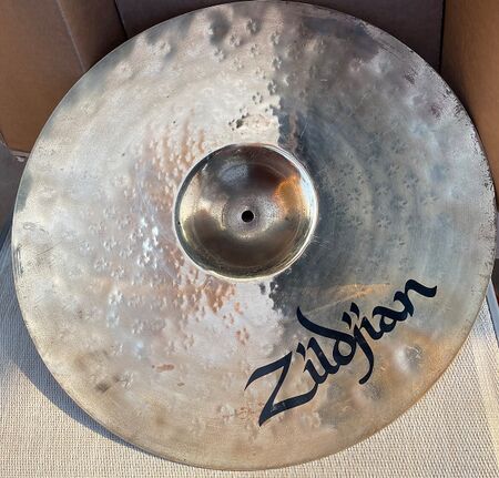Z Zildjian 18 Light Power Crash 2.jpg