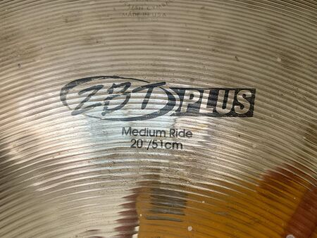 Zildjian ZBT 20 Medium Ride 2.jpg