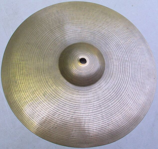 File:Paiste-SuperF602-gen2-top.jpg