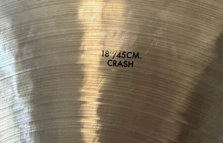 UFIP Class 18" Medium Crash 2.jpg