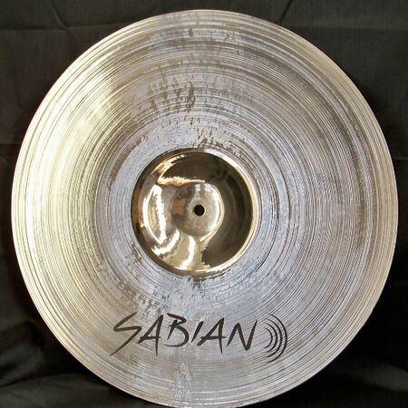 Sabian AAX 18" New Symphonic Medium Light 3.jpg