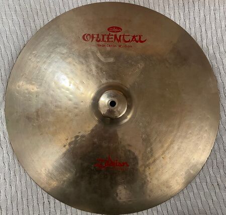 Zildjian Oriental 18 Trash Crash 1.jpg