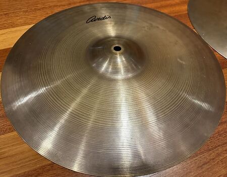 A Avedis 15" Hihat 2.jpg