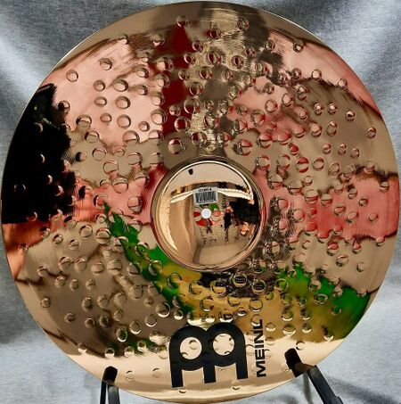 Meinl Classics Custom Brilliant 18" Powerful Crash 3.jpg