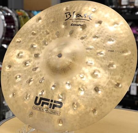 UFIP Blast 17" Extra Dry Crash 1.jpg