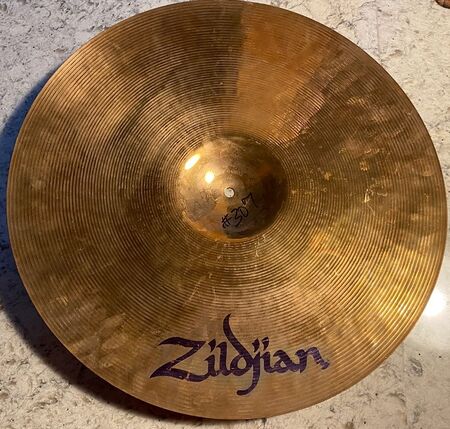 Zildjian Edge 20 Solid Rock Ride 3.jpg