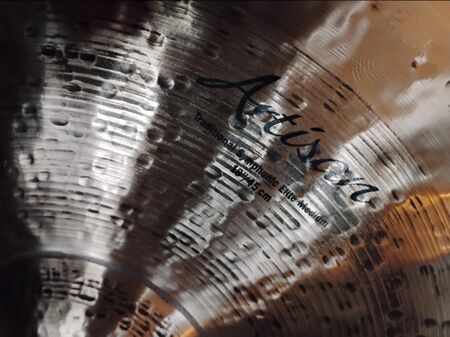 Sabian Artisan 18" Traditional Symphonic Elite Medium 2.jpg