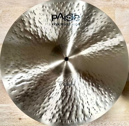 Paiste Formula 602 Modern Essentials 17" crash 1.jpg