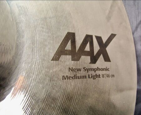 Sabian AAX 18" New Symphonic Medium Light 2.jpg
