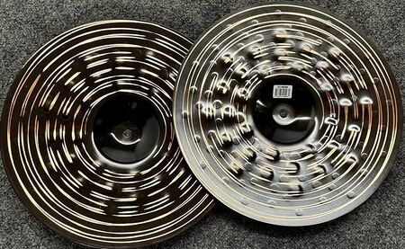 Meinl Classics Custom Dark 14" Heavy Hihat 4.jpg