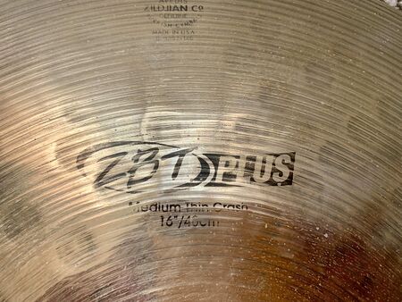 Zildjian ZBT Plus 16 Medium Thin Crash 2.jpg