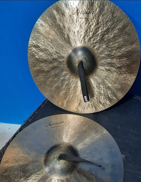 Sabian Artisan 18" Traditional Symphonic Medium Heavy 1.jpg