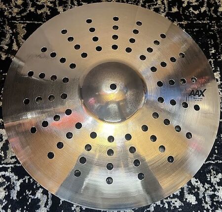 Sabian AAX 18" Aero Crash 1.jpg