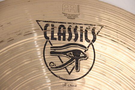 Meinl Classics 18" China 2.jpg