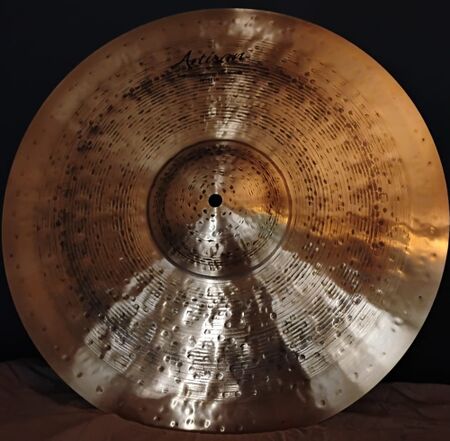 Sabian Artisan 18" Traditional Symphonic Elite Medium 1.jpg
