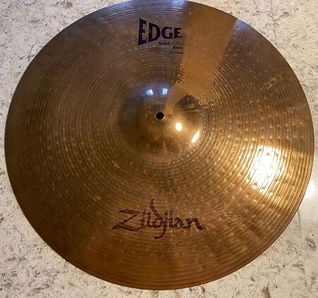 Zildjian Edge 20 Solid Rock Ride 1.jpg