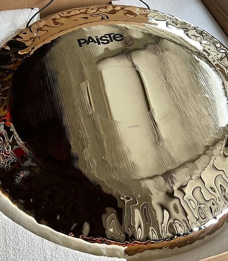 Paiste 24" Symphonic Brilliant Gong 1.jpg