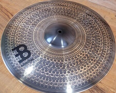 Meinl Pure Alloy Custom 17" Medium Thin Crash 1.jpg