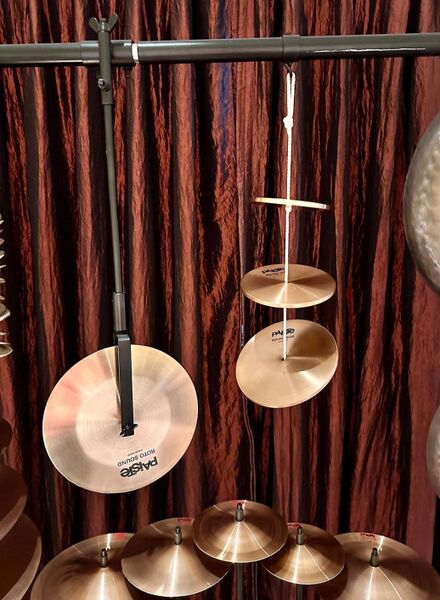 File:Paiste Percussion Set 3.jpg
