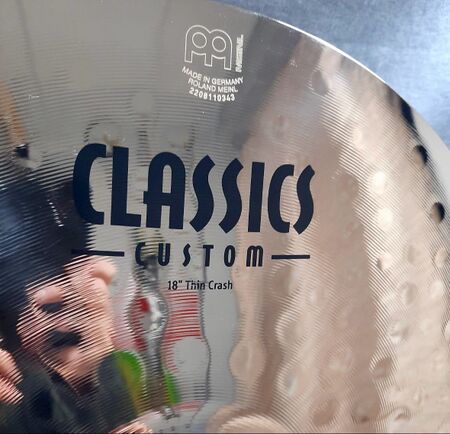 Meinl Classics Custom Brilliant 18" Thin Crash 2.jpg