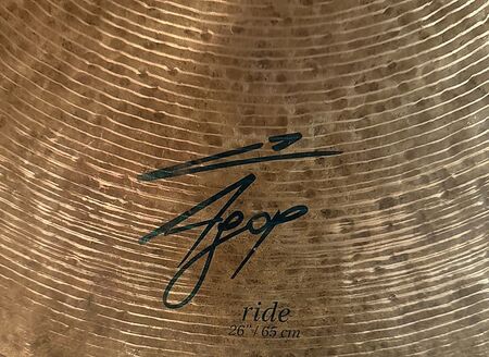 Istanbul Agop Signature 26" Ride 2.jpg