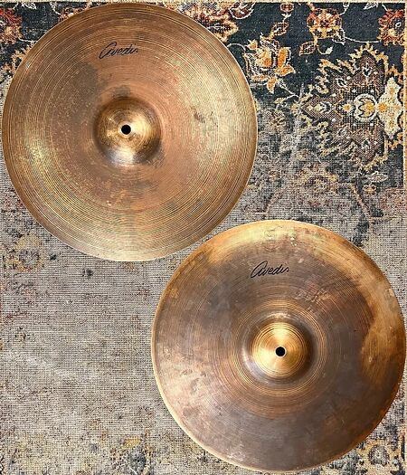 A Avedis 14" Hihat 1.jpg