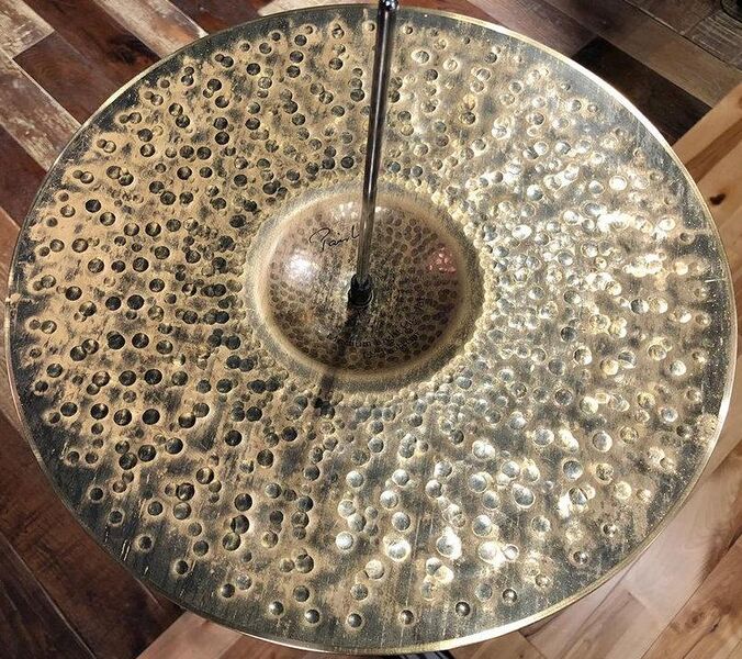 File:14-SIGNATURE-TRADITIONALS-MEDIUM-LIGHT-HI-HAT-CYMBALS 2.jpg
