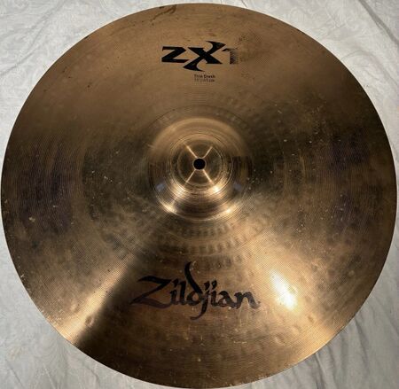 Zildjian ZXT 18" Thin Crash 1.jpg