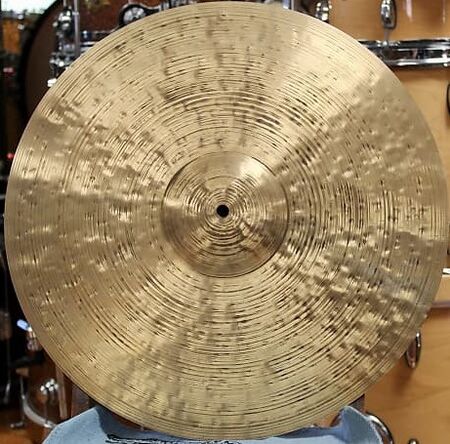 Istanbul Agop 30th Anniversary 19" Crash 1.jpg