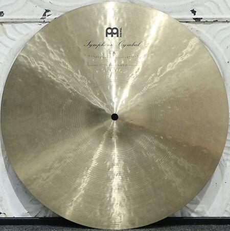 Meinl Symphonic 17" Suspended 1.jpg