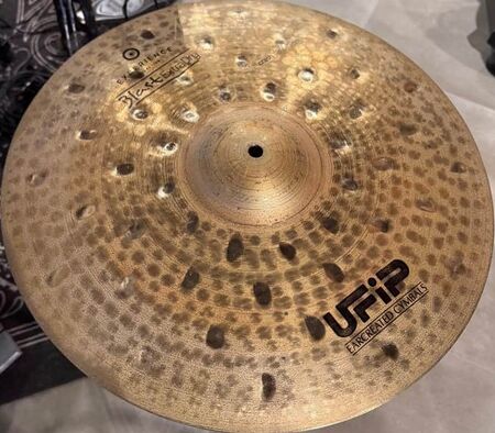 UFIP Blast 18" Extra Dry Crash 1.jpg