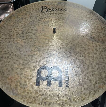 Meinl Byzance 22" Big Apple Dark Flat Ride 1.jpg