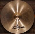 A Zildjian 20 Classic Orchestral Suspended 3.jpg