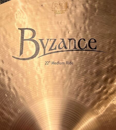 Byzance Traditional 22" Medium Ride 2.jpg