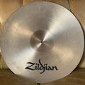 A Zildjian 20 Medium Thin Suspended 3.jpg