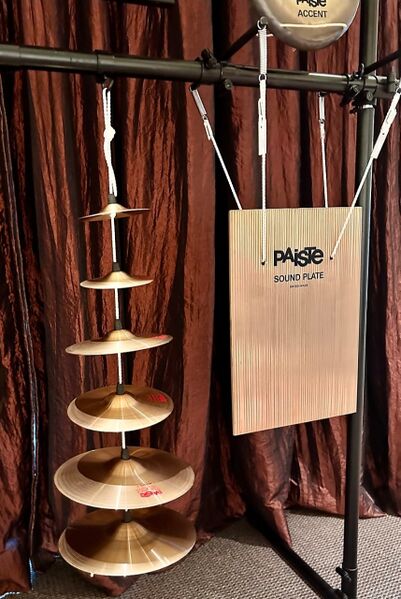 File:Paiste Percussion Set 5.jpg